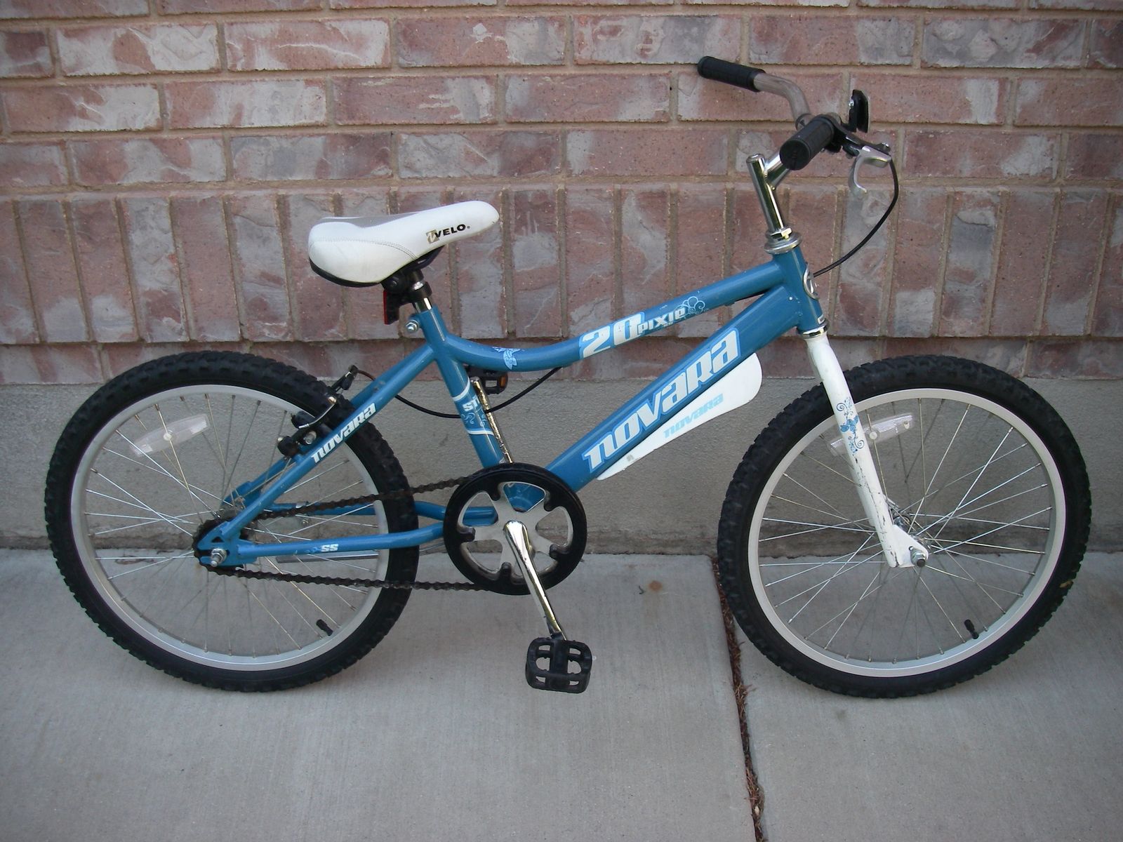 Little Girls 20" NOVARA PIXIE MOUNTAIN /  Neighborhood / BMX Bike, Foot & Hand Brakes, Blue, 20 Inch