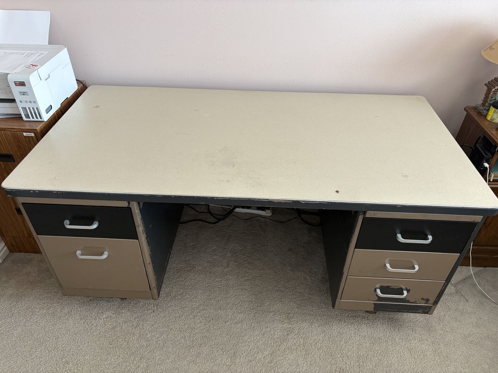 Metal Desk With Drawers