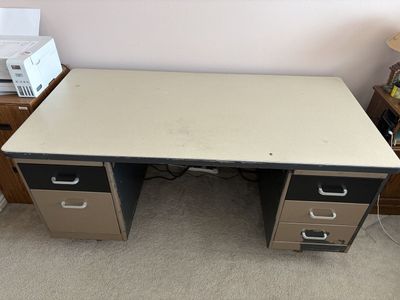 Metal Desk With Drawers