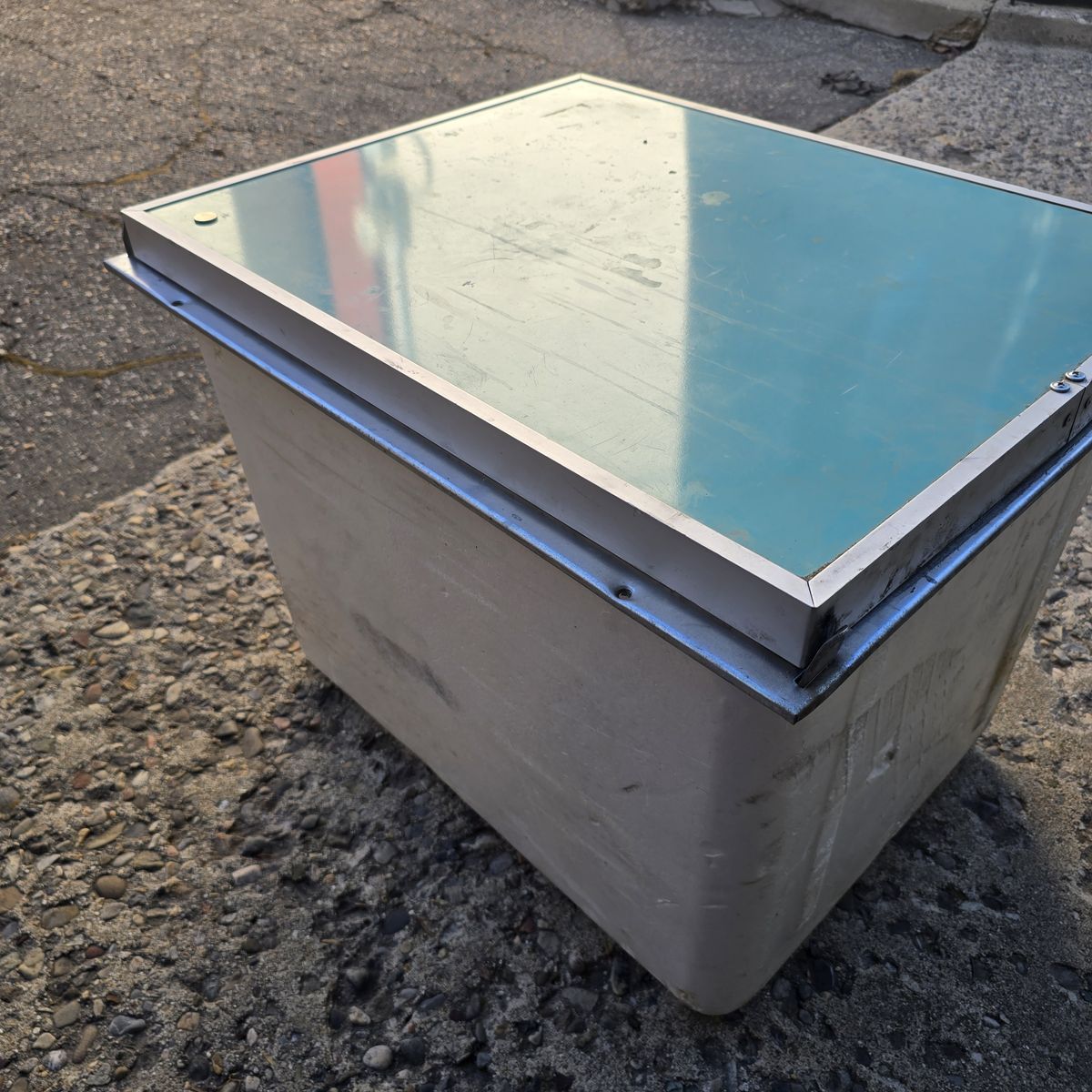 Icebox - 1969 camper