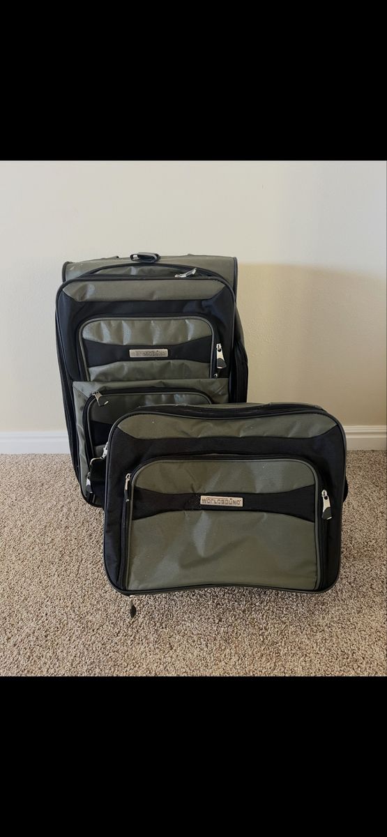 WENGER Luggage Set 2-Piece Wheeled Upright Carry-On & Shoulder Bag Green/Black