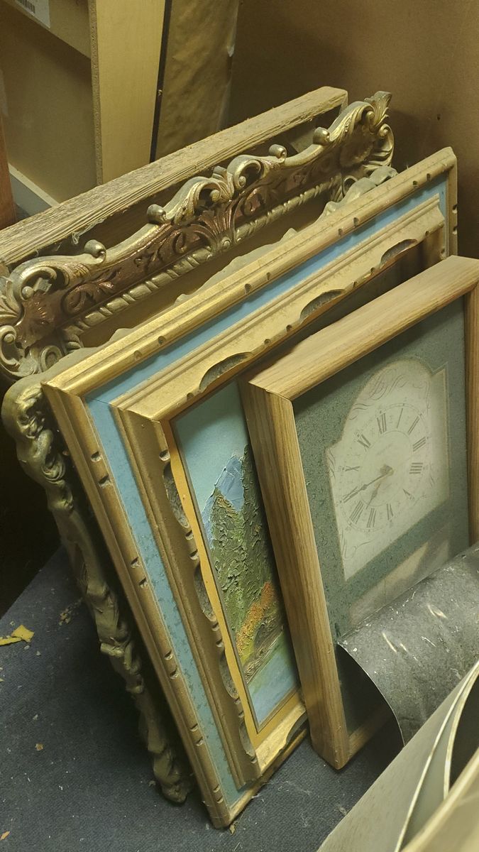 Picture frames of various sizes