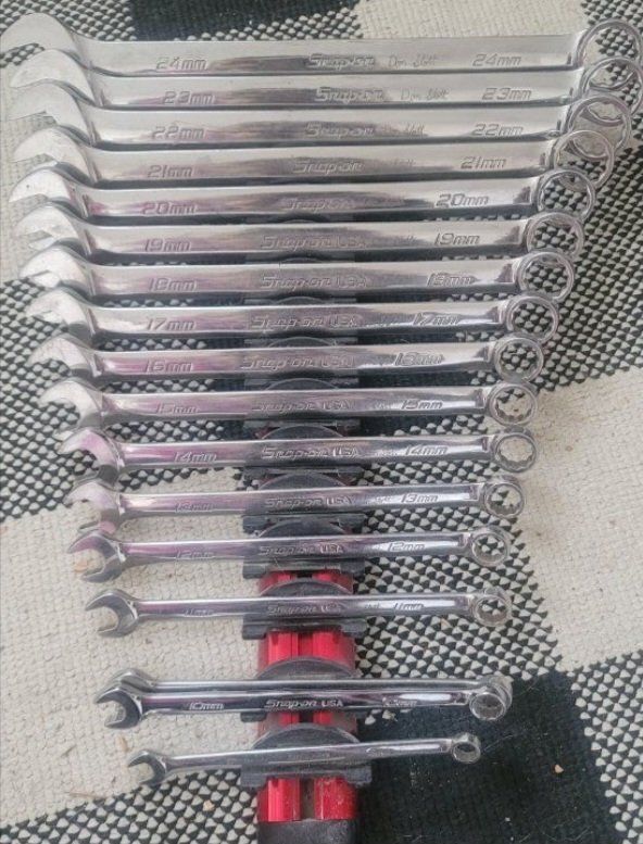 Snap-on combination wrench set