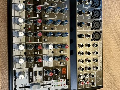Behringer Mixer With power Cord