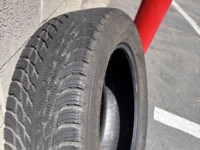 Free Nokian snow tire 225/60/18