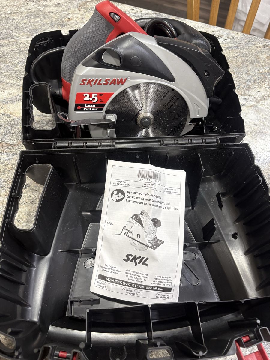 Skilsaw 5750 7-1/4" Circular Saw with laser cut line
