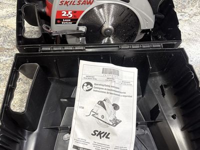 Skilsaw 5750 7-1/4" Circular Saw with laser cut line