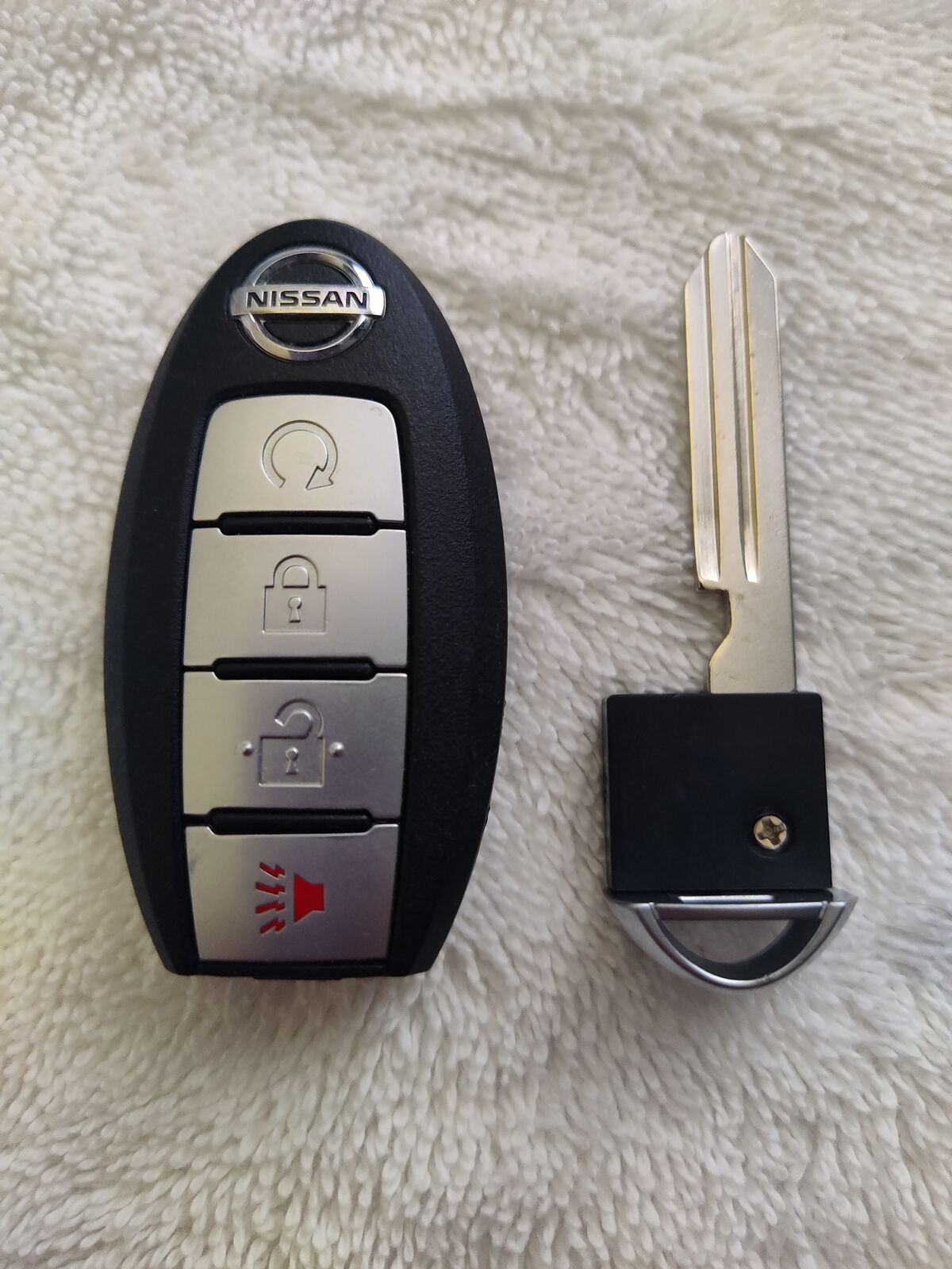 OEM Key FOB for 2016-2018 Nissan Pathfinder with Emergency Uncut Blank Blade