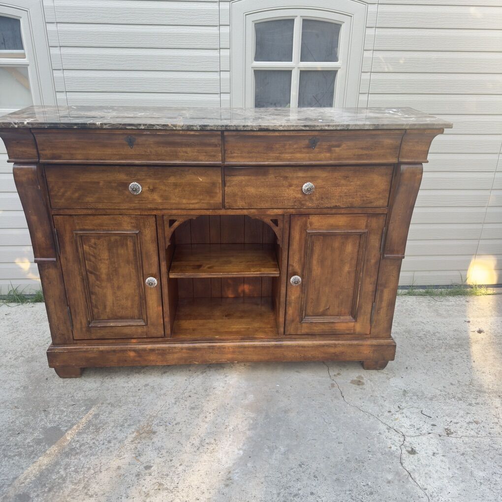 Kincade Dining Hutch Excellent Condition