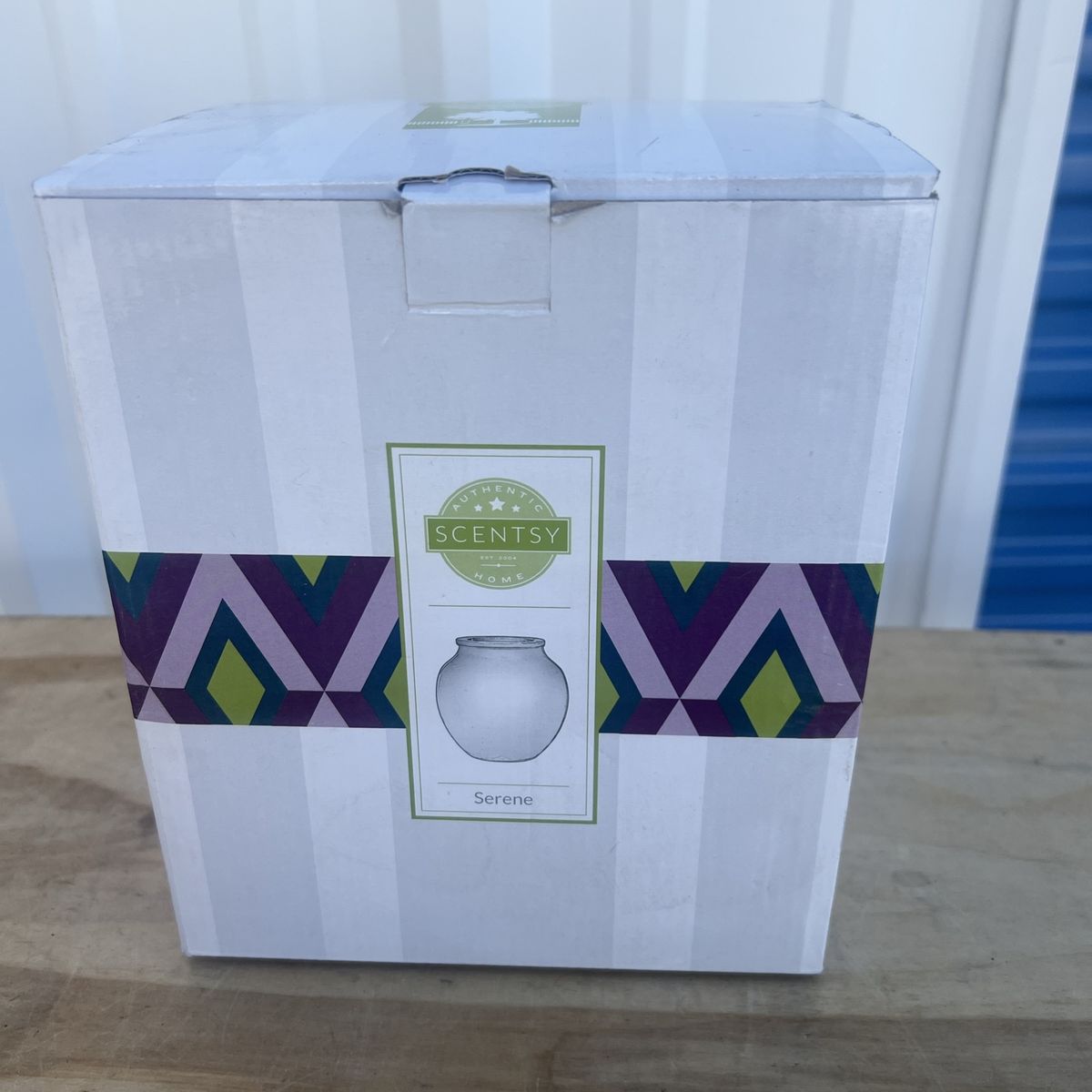 Scentsy Serene Wax Warmer - New in Box, Teal Glass, Authentic Home Fragrance System