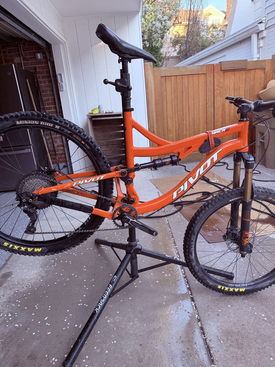 2016 Pivot Mach 6 XL Aluminum