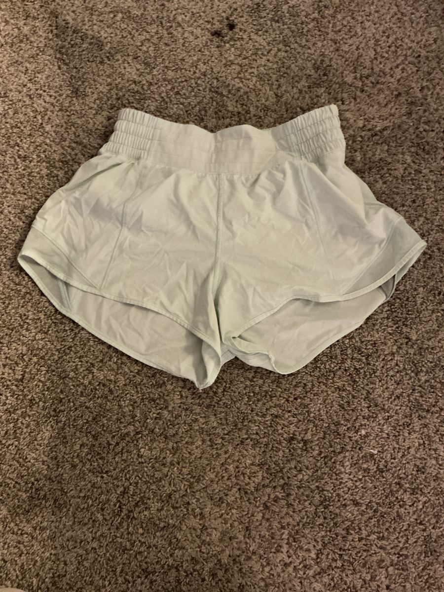 lululemon hotty hot shorts size 4