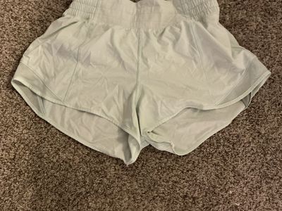 lululemon hotty hot shorts size 4