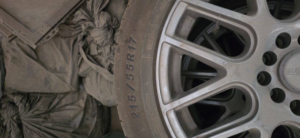 215/55 R17