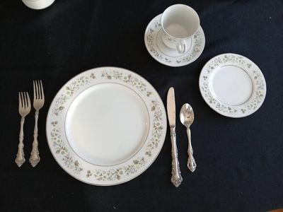 Imperial China Wild Flower design