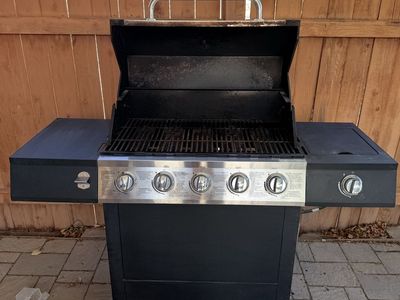 Dyna-Glo 5-Burner Propane Gas Grill Outdoor BBQ Grill with Side Burner
