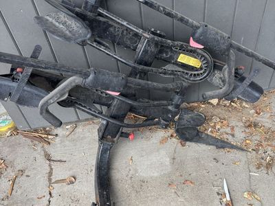 Used Yakima Frame Bike Rack - Hitch Mount, 4-Bike Capacity