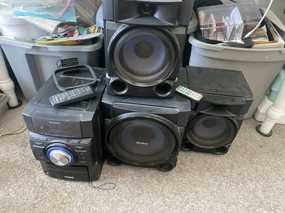 Sony MHC-EC909iP Mini Hi-Fi Component Stereo System