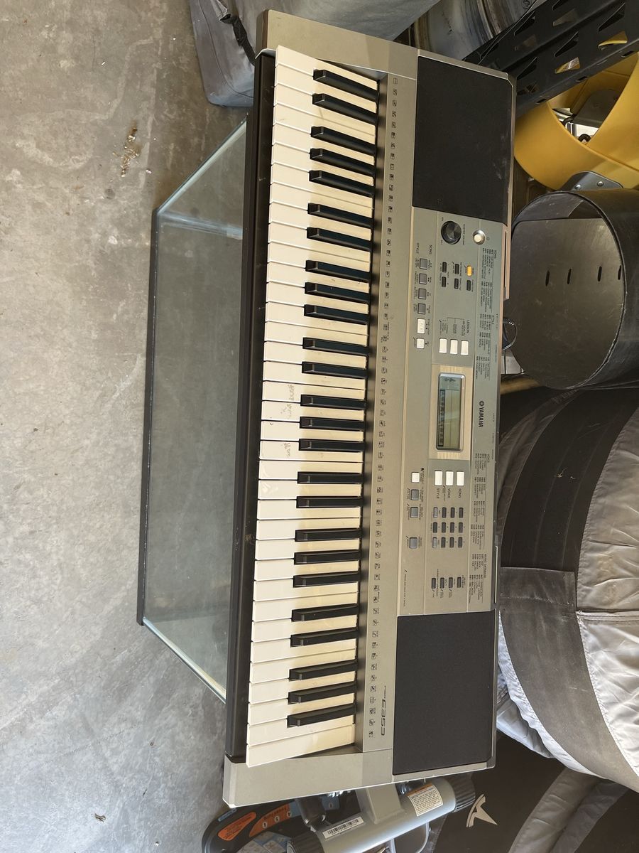 Yamaha PSR-E353 Portable Electronic Keyboard - 61-Key for Beginners & Learning