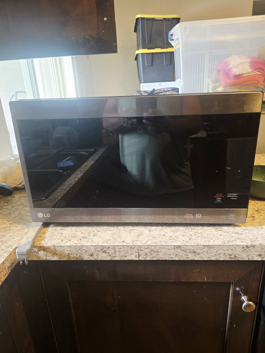 Lg smart style 1.5 cu  micro wave