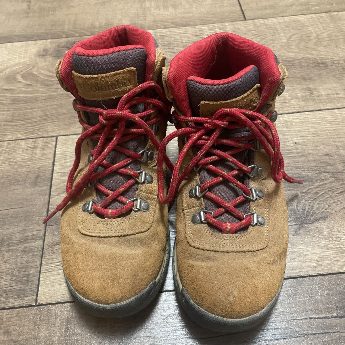 Columbia Hiking Boats