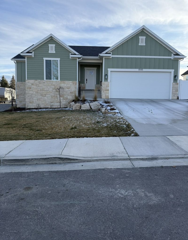 Brand New Spacious Basement Apartment