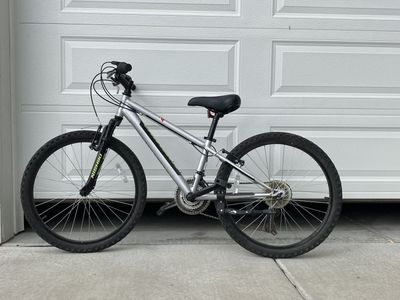 Nishiki Pueblo 24'' Kids Bike with bent back wheel