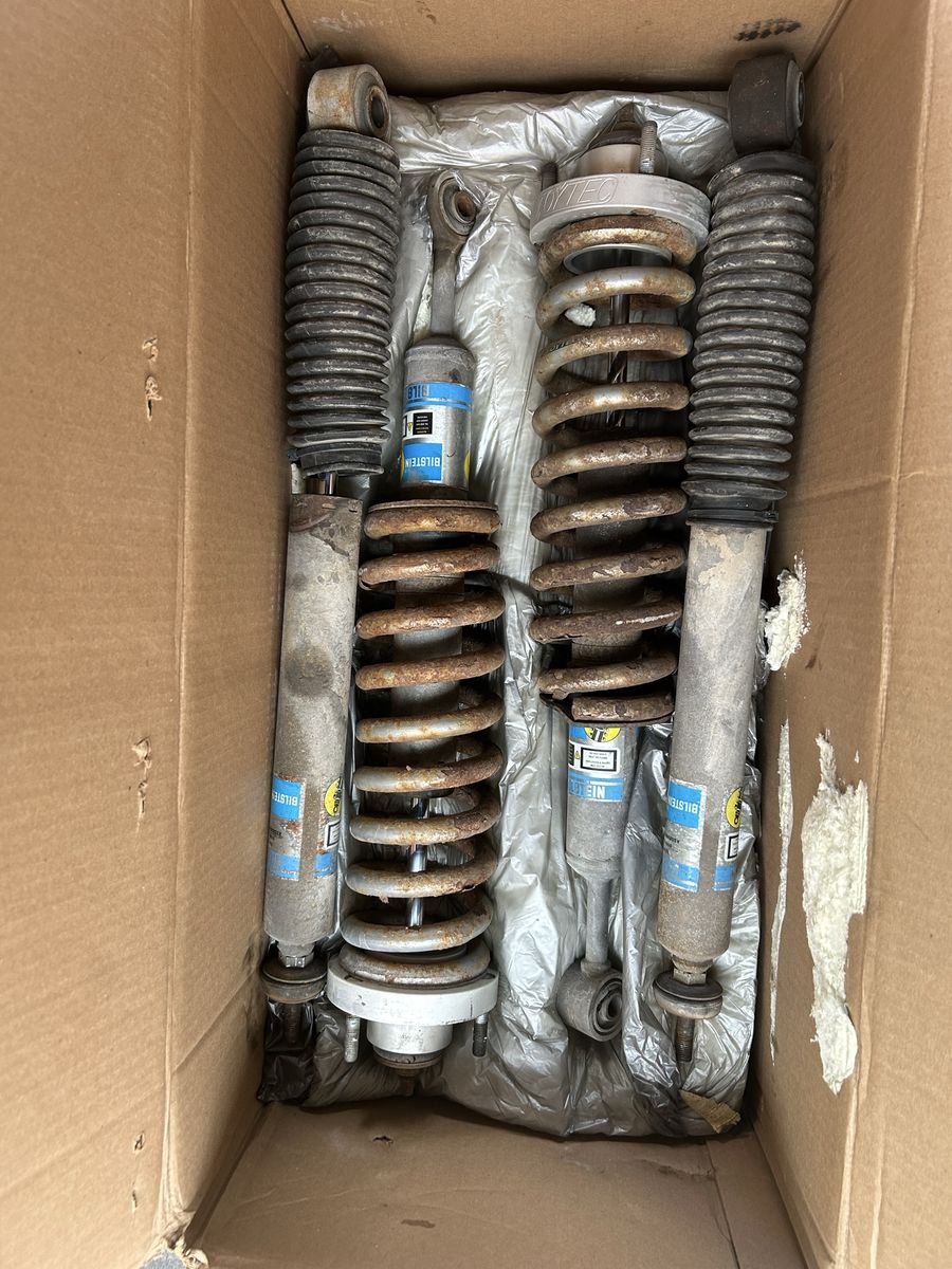 Bilstein 5100 Series 33-187174 Lifted Suspension Shocks