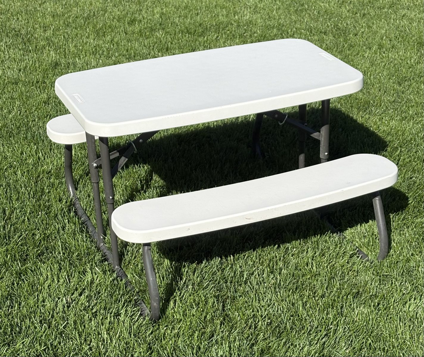 Lifetime Folding Picnic Table, Children’Size.