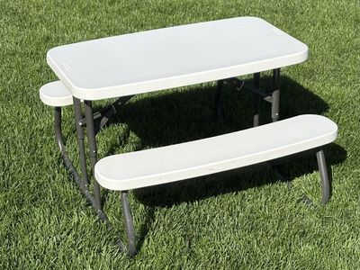 Lifetime Folding Picnic Table, Children’Size.