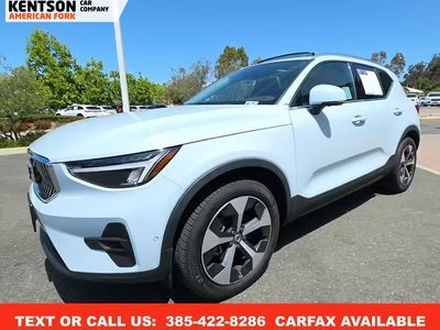 2025 Volvo XC40 B5 Plus Bright Theme