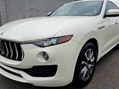 2019 MASERATI LEVANTE Base