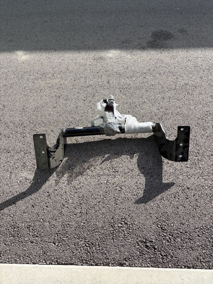 Trailer Hitch - 3500 lb Max Gross Trailer Weight 