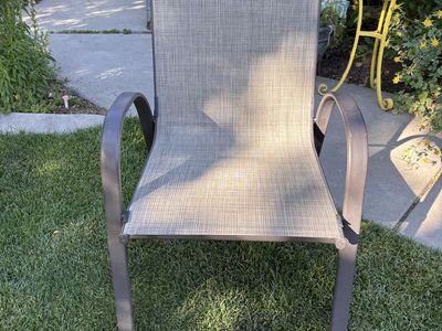 Single patio chair