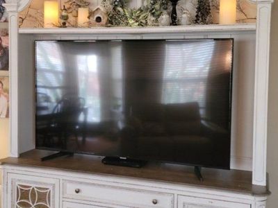 Magnolia Manor Entertainment Center