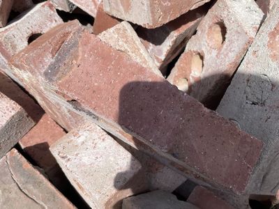 Red bricks 2/4x8