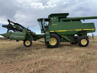 John Deere Combine CTS 2