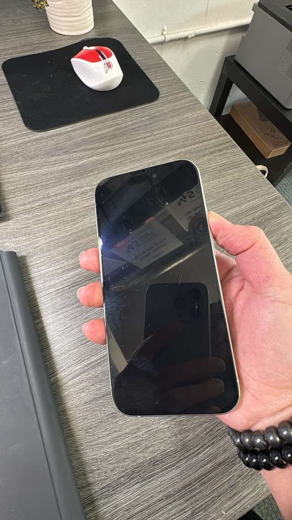 iPhone 15 Pro 128GB White – Unlocked