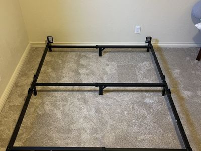 Adjustable Bed Frame (Queen)
