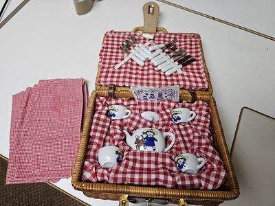 Boutique Children’s Porcelain Tea Set in Wicker Picnic Basket – Like New