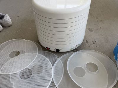 Nesco American Harvest Gardenmaster Food Dehydrator & Jerky Maker with Extra Trays