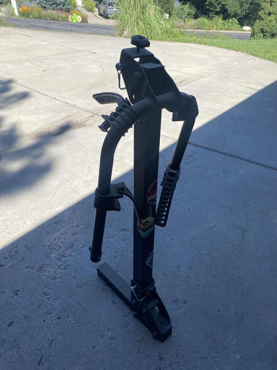 Amazon Basics 2-Bike Hitch Mount Rack - Black