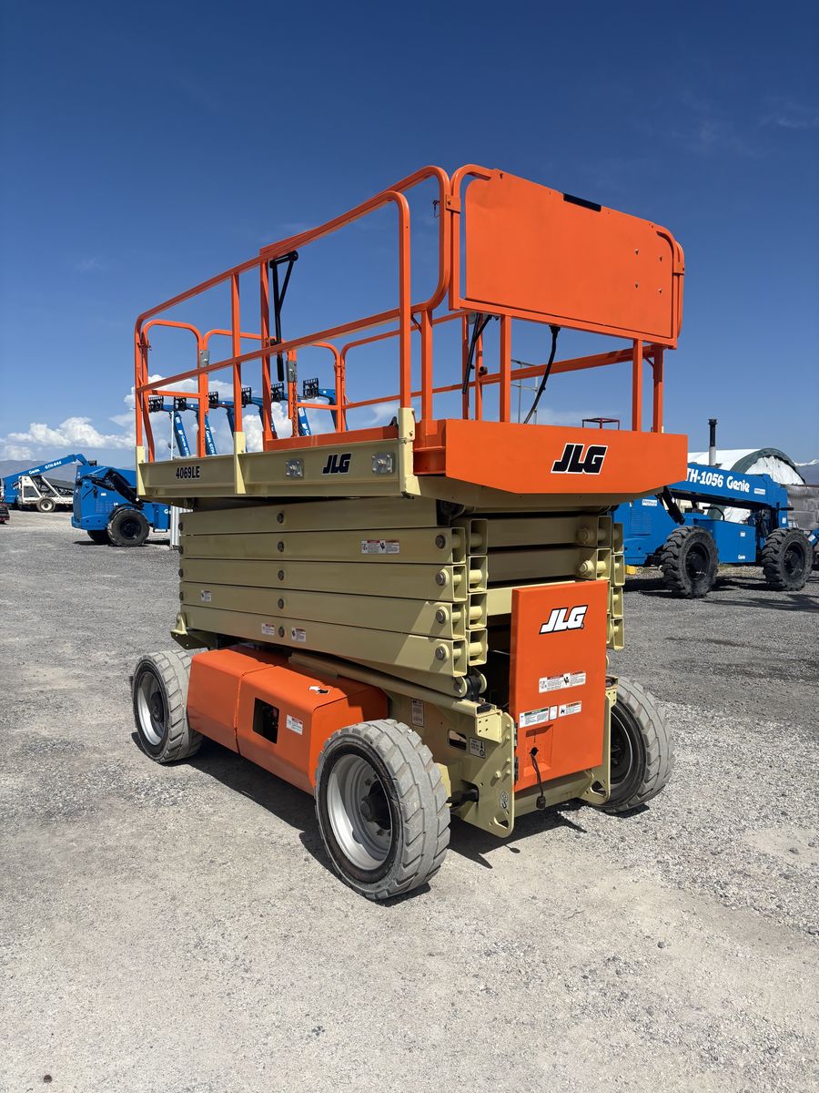 2016 JLG 4069LE Scissor lift – 40’ – CLEAN – $18,900 (id.6802)