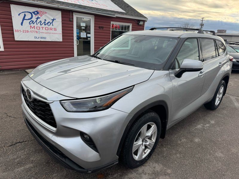 2022 Toyota Highlander LE