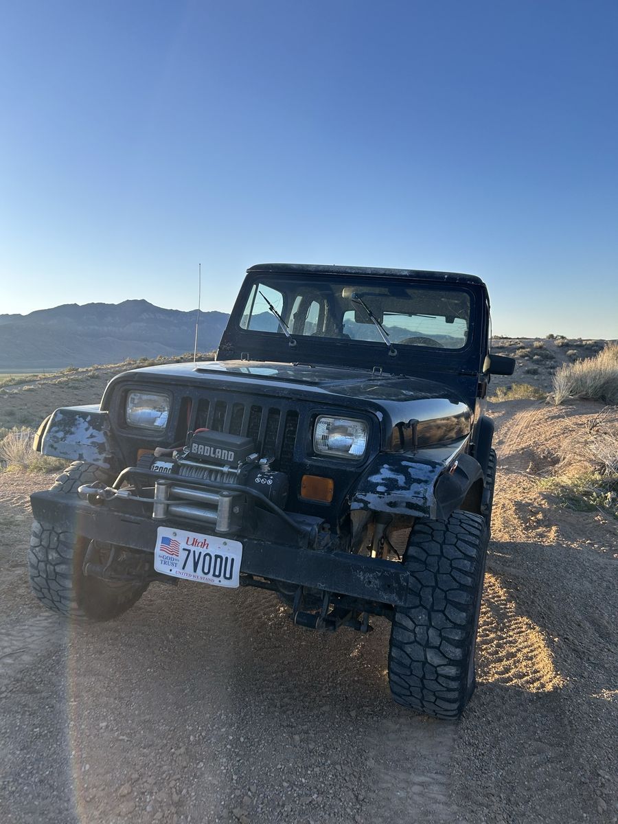 1992 Jeep Wrangler YJ 4.0 – Manual – Clean Title – 4 wheel drive - Runs Great
