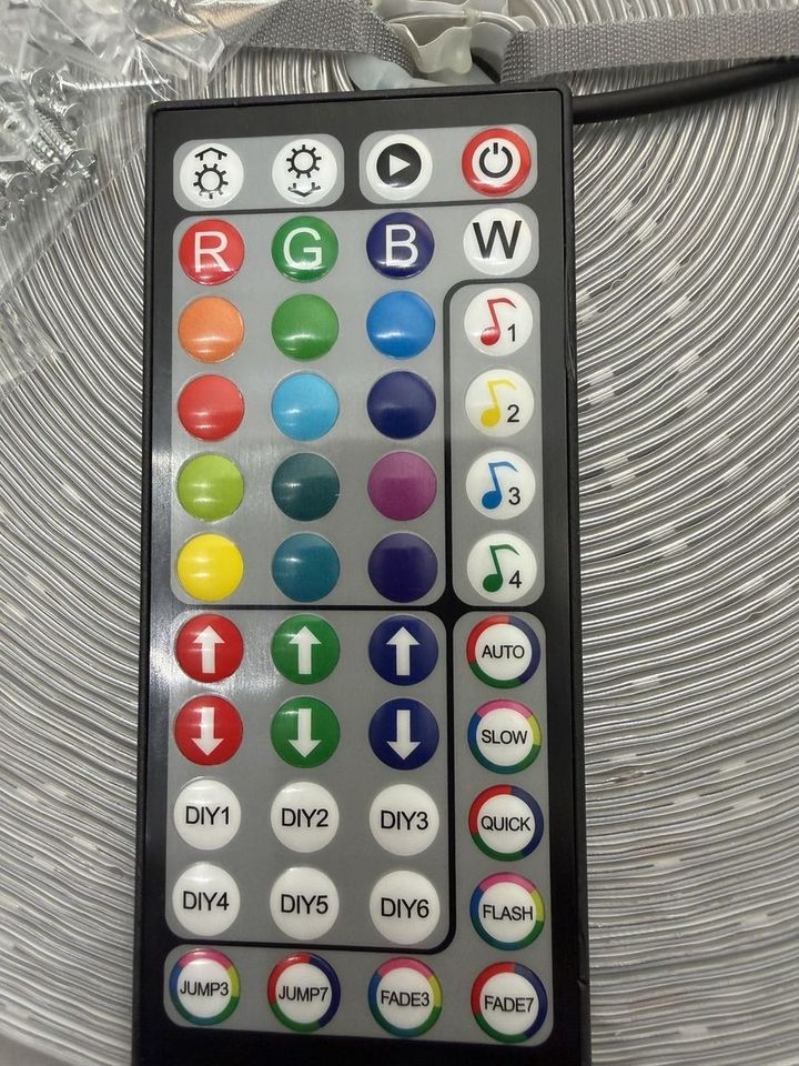 Main image 4