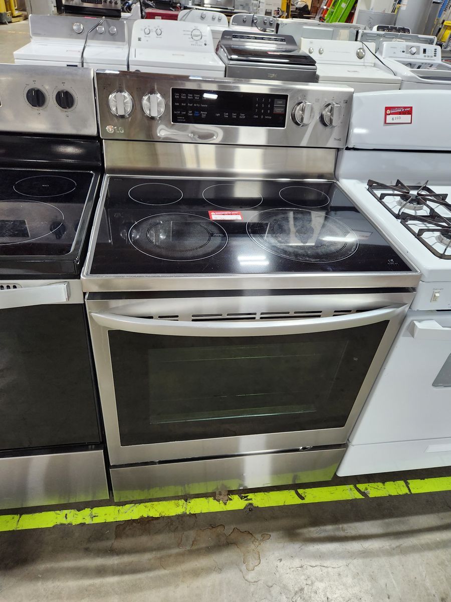 GREAT LG THINQ STAINLESS STEEL GLASS TOP RANGE! W-WARRANTY