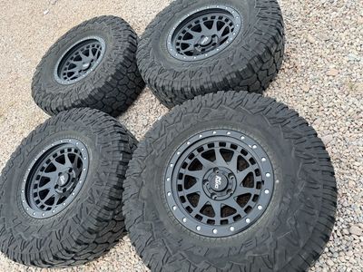 Jeep 5x5 - 37x13.50R17 Falkens on Dirty Life ENIGMA PRO 9311 wheels