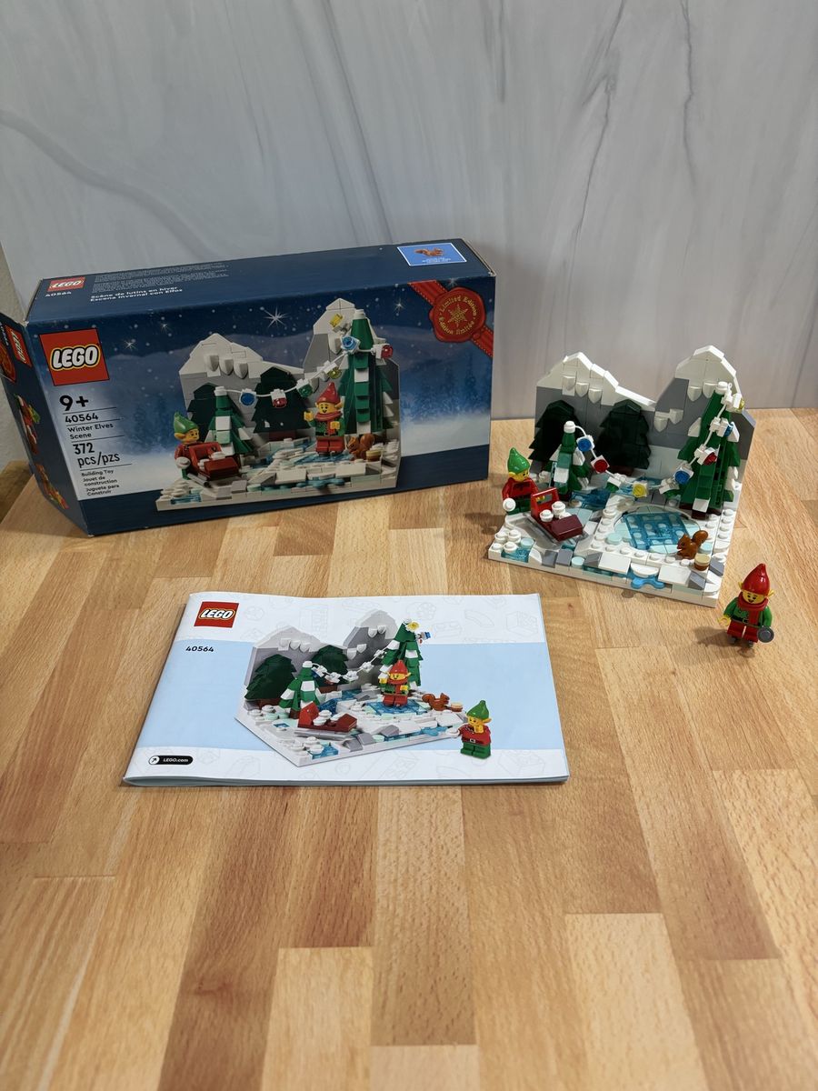 LEGO 40564 Winter Elves Scene Complete with Box and Instructions