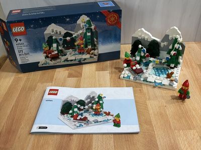 LEGO 40564 Winter Elves Scene Complete with Box and Instructions